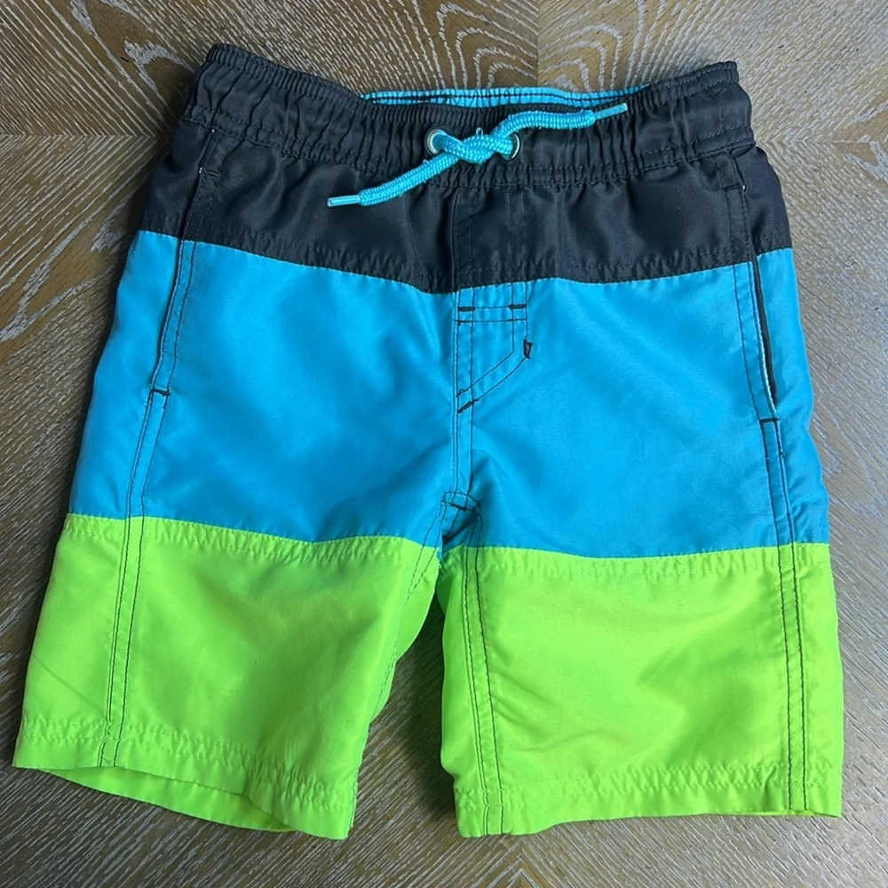 CAT & JACK Set of Two Little Boy Swim Shorts XS & S
